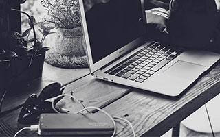 股票新手操作技巧:杠杆怎么加-突发！泰国空袭柬埔寨！俄罗斯发动大规模袭击！美联储 重磅消息