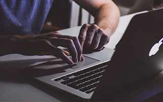 山东股票配资公司:股票开户用那个好-成交再破2万亿！投资A股如何化繁为简？这“四心”很重要